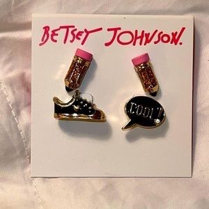 NWT‎ Betsey Johnson Earrings